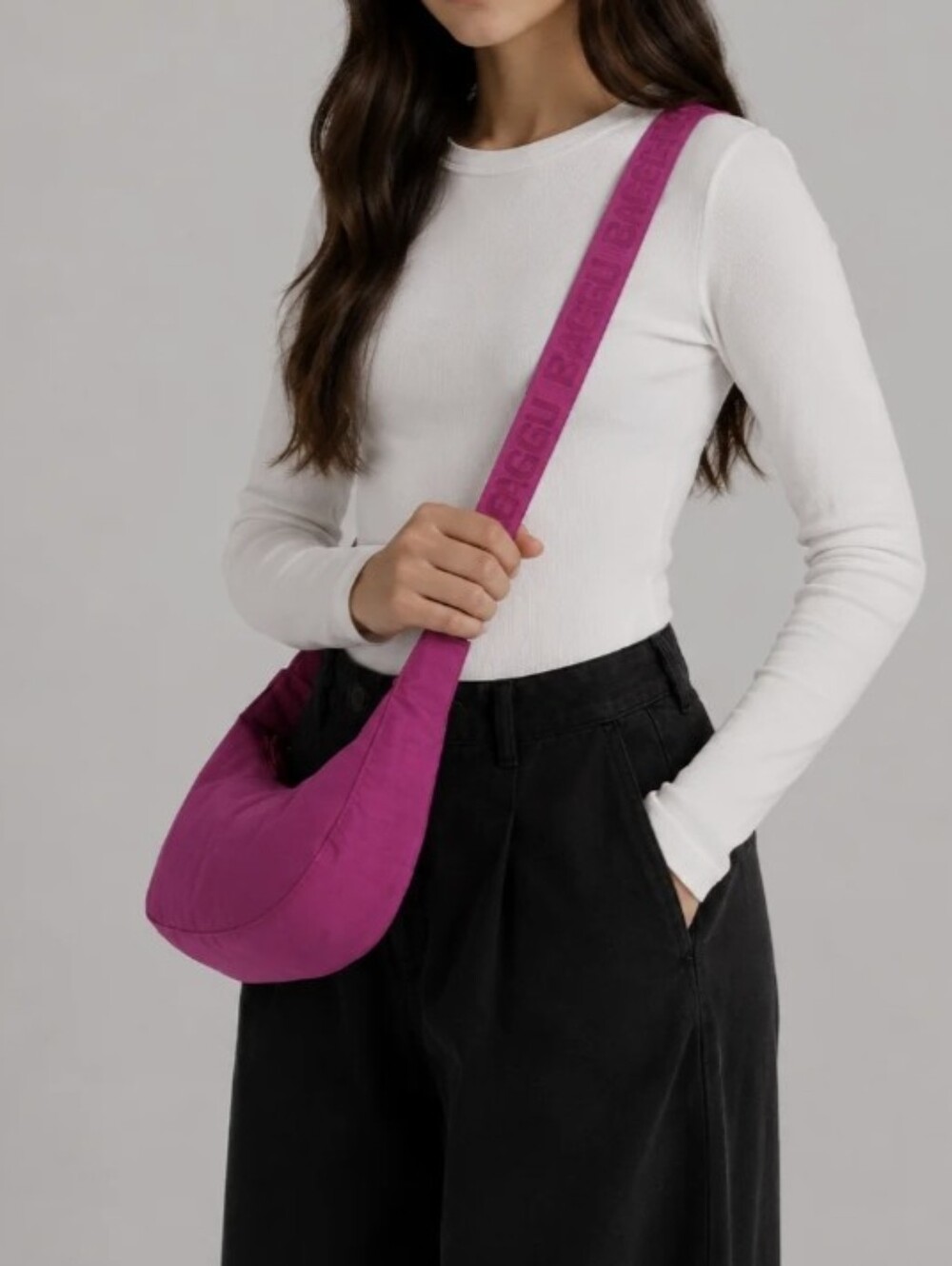 BNWT, Small Baggu Crescent Bag, Fuschia